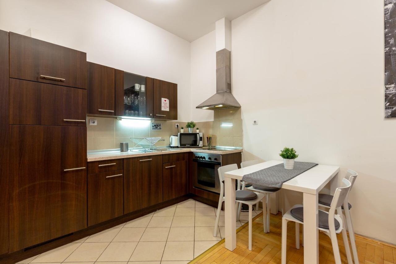 Dowtown Home In The Gozsdu Garden Будапеща Екстериор снимка