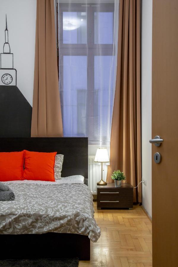 Dowtown Home In The Gozsdu Garden Будапеща Екстериор снимка